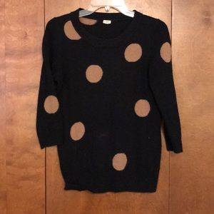 Quarter sleeve sweater